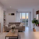 The Sunset Flat - Design & Relax